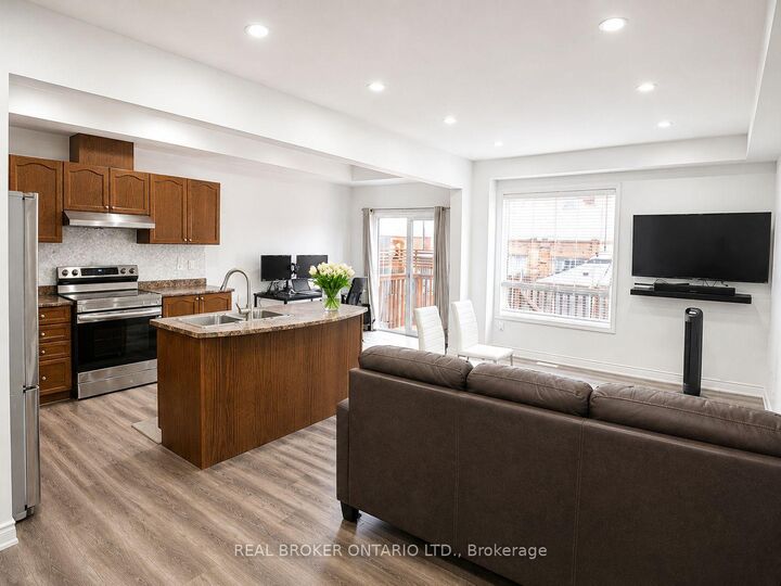 Property Photo:  142 Palacebeach Trail  ON L8E 0C3 