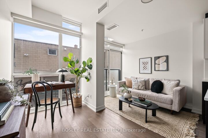 Property Photo:  36 Howard Park Avenue 205  ON M6R 0A5 