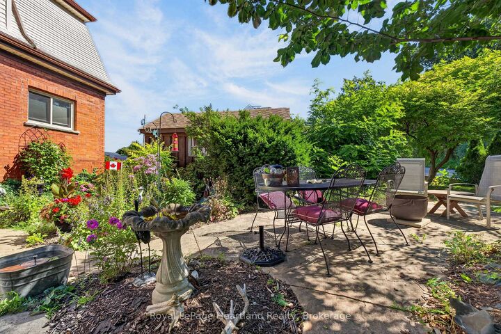 Property Photo:  85 Montreal Street  ON N7A 2G5 