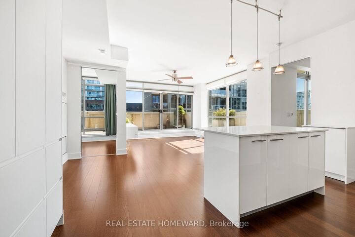 Property Photo:  630 Queen Street E 501  ON M4M 1G3 
