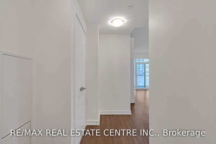 Property Photo: 30 Ordnance Street 706 ON M6K 0B3