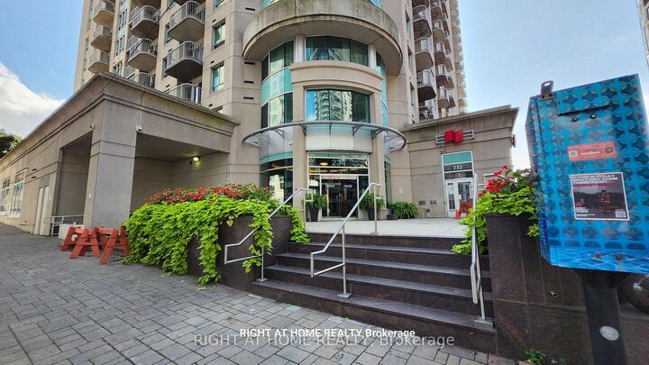 Property Photo:  234 Rideau Street 1104  ON K1N 0A9 