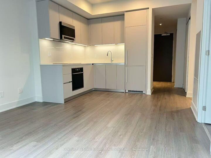 Property Photo: 8 Cumberland Street 1505 ON M4W 0B6