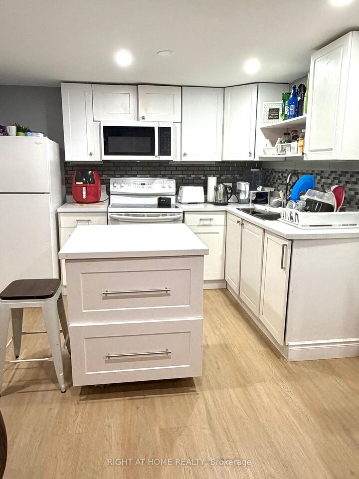 Property Photo:  237 Homestead (Basement ) Crescent  ON N6G 2E7 