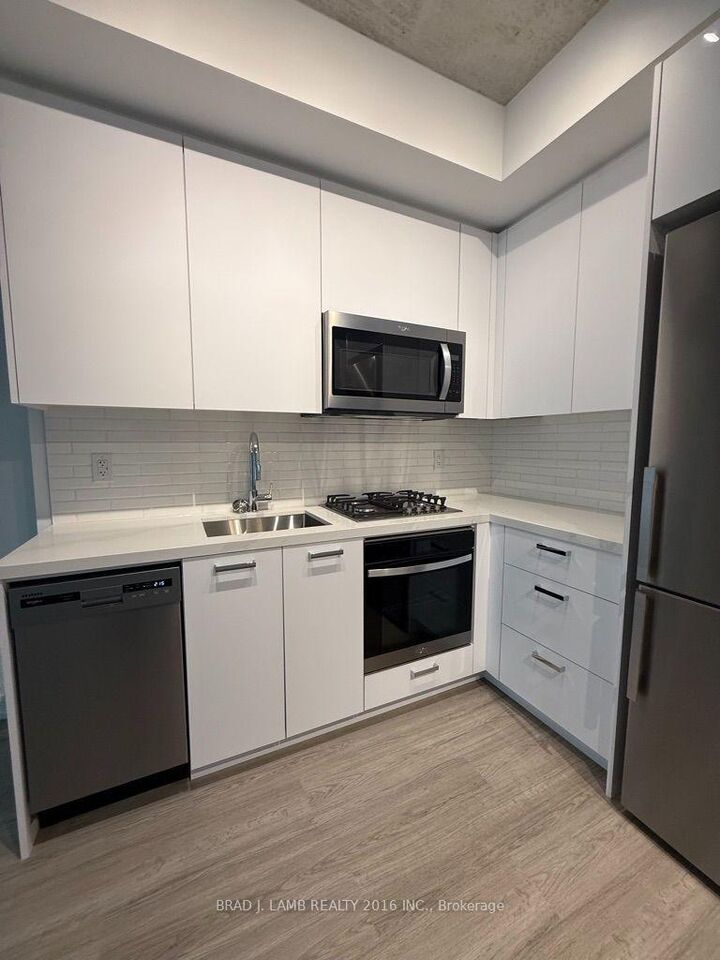 Property Photo:  195 McCaul Street 405  ON M5T 0E5 