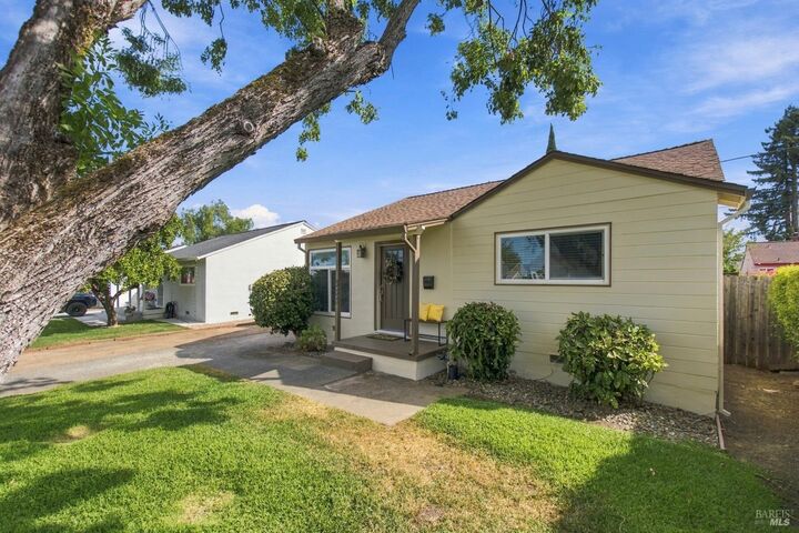 Property Photo:  333 Buckeye Street  CA 95688 