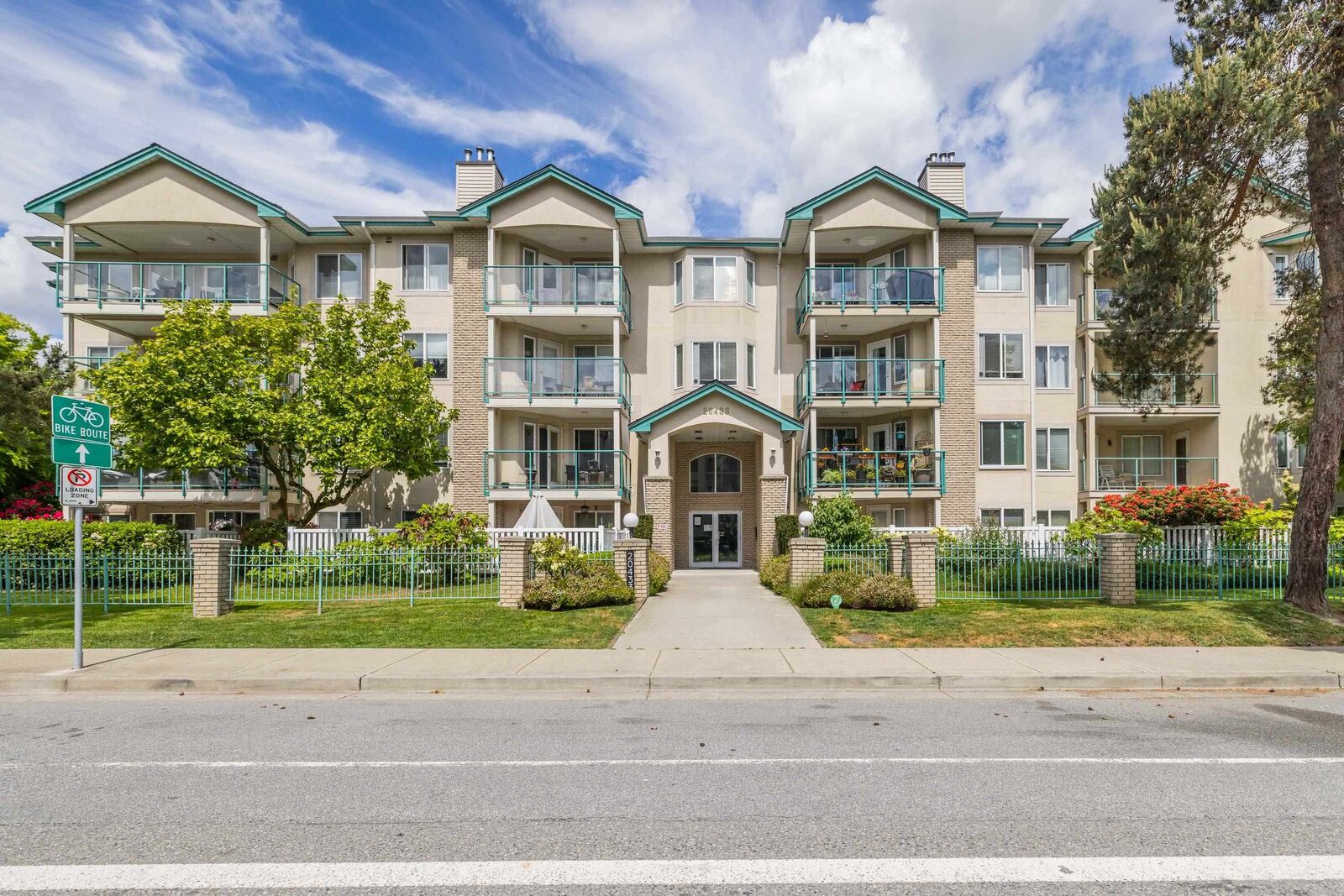 Property Photo: 20433 53 Avenue 104 BC V3A 7A6