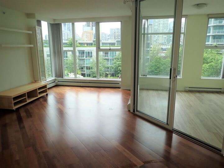 Property Photo:  1009 Expo Boulevard 802  BC V6Z 2V9 