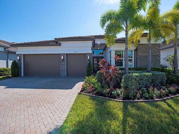 Property Photo:  12058 Mimosa St  FL 34120 