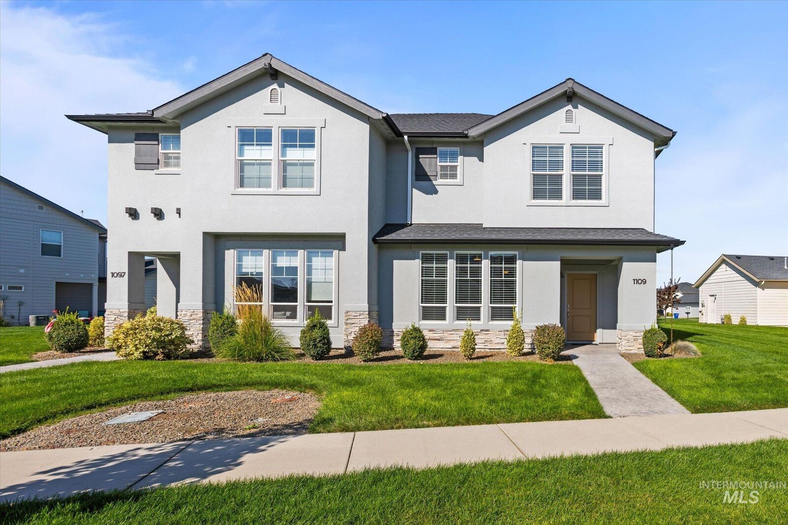 Property Photo:  1109 N World Cup Ln  ID 83616 