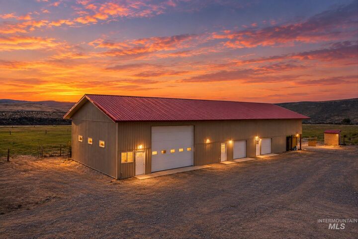 Property Photo: 3099 Little Valley Road OR 97906