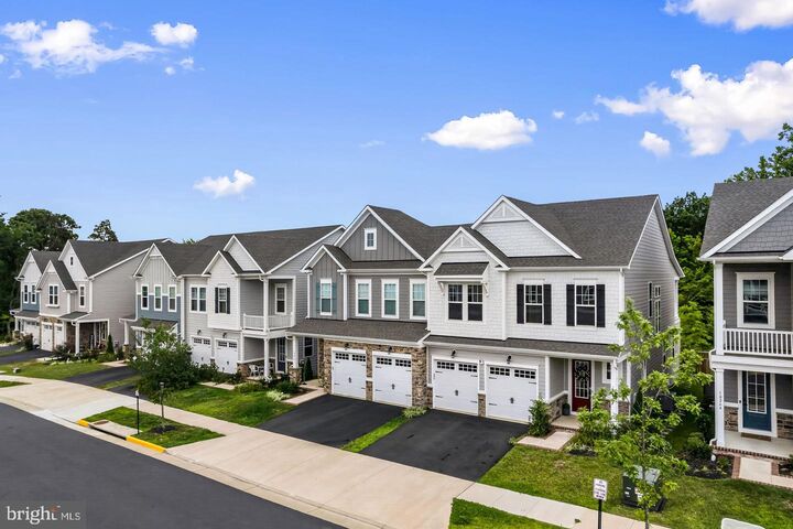 Property Photo:  18270 Moss Garden Road  VA 22026 