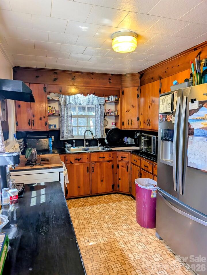 Property Photo:  712 N Weldon Street  NC 28052 