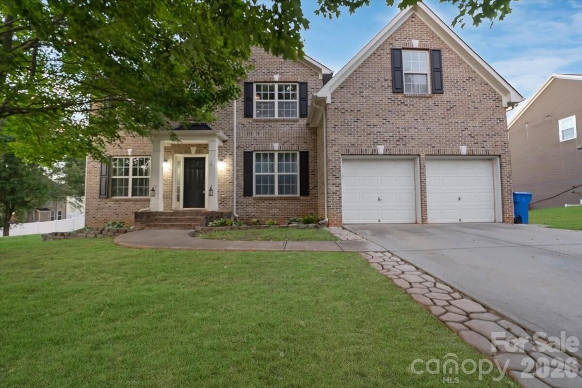 Property Photo: 144 Steeplechase Avenue NC 28117