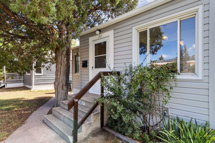 Property Photo: 1517 E 16th St WY 82001