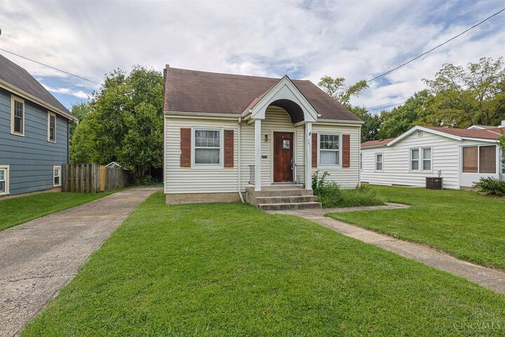Property Photo:  7611 Seward Avenue  OH 45231 