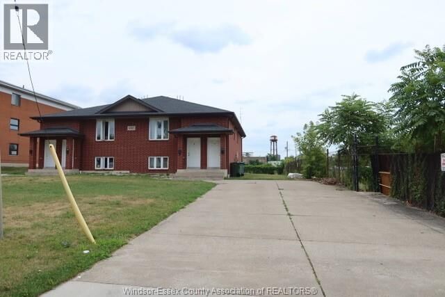 Property Photo:  680 Cameron Avenue 4  ON N9B 1Z1 