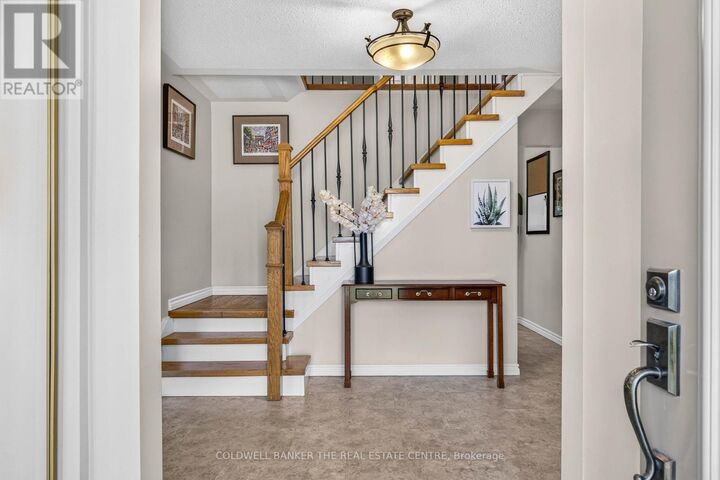 Property Photo:  893 Arnold Crescent  ON L3Y 2E4 