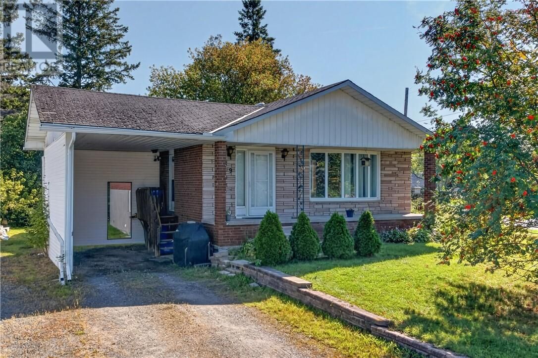 Property Photo:  269 Ninth Avenue  ON P3Y 1M6 