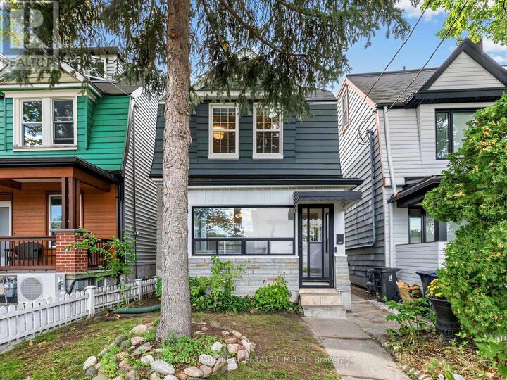 Property Photo:  464 Montrose Avenue  ON M6G 3H1 