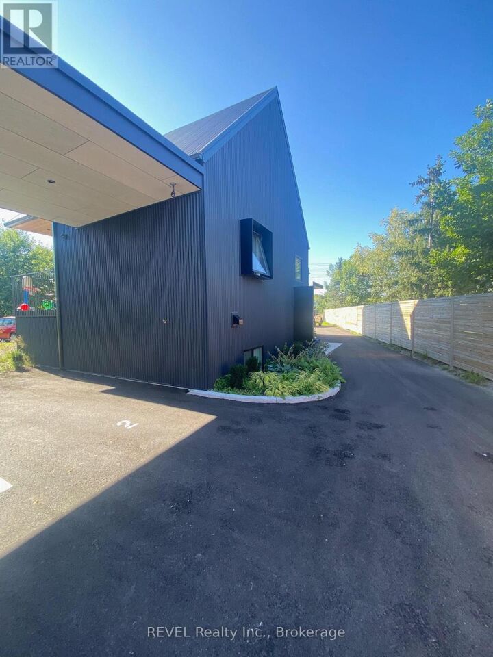 Property Photo:  5361 Valley Way Unit 2  ON L2E 1X5 