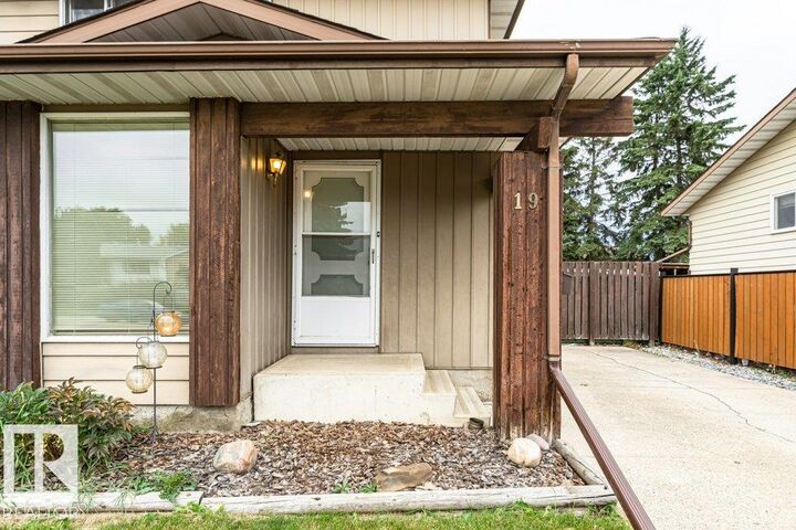 Property Photo:  19 Golden Spike Road  AB T7Z 1H3 