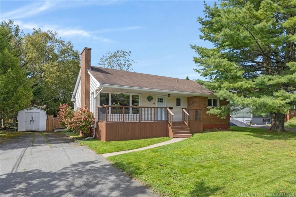 Property Photo:  71 Brookview Crescent  NB E2L 4K9 