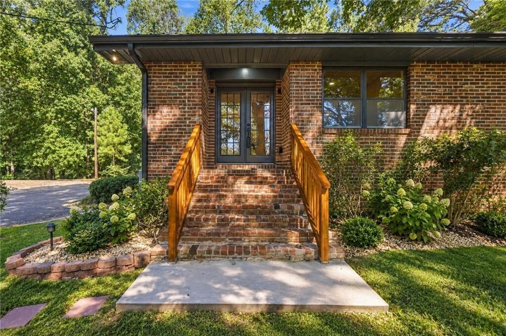 Property Photo:  142 Ann Drive  GA 30114 