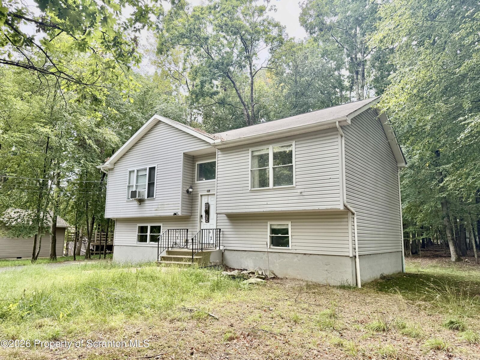 Property Photo:  116 Noble Lane  PA 18301 