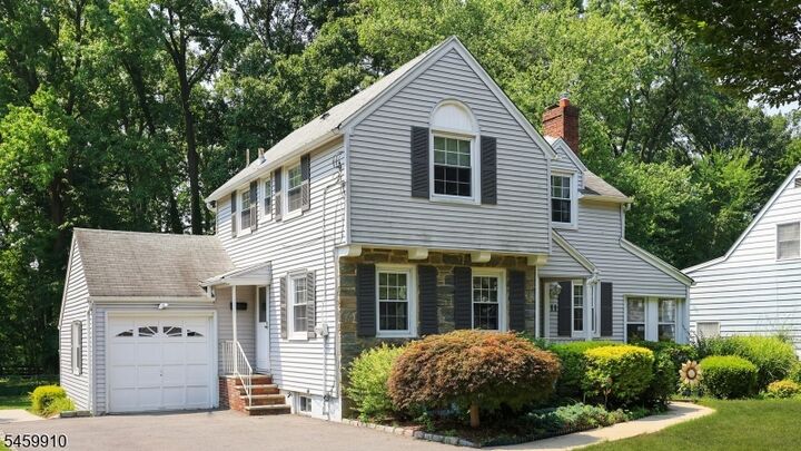 Property Photo:  11 Munsee Dr  NJ 07016 