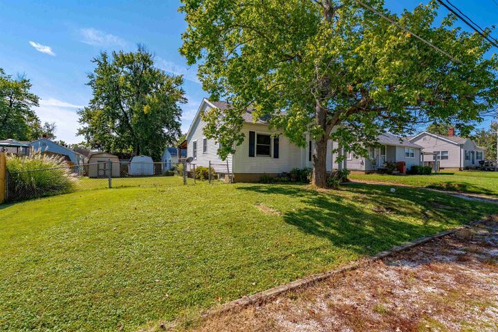 Property Photo:  1713 Keck Avenue  IN 47711 