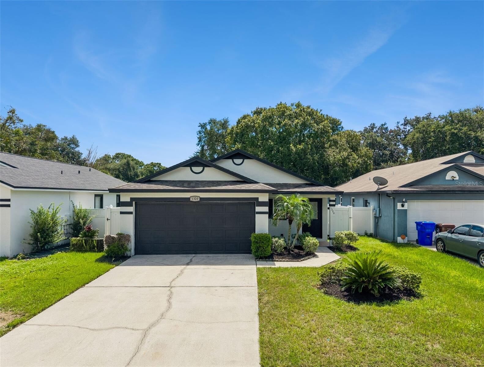 Property Photo:  1320 Oak Grove Court  FL 34744 