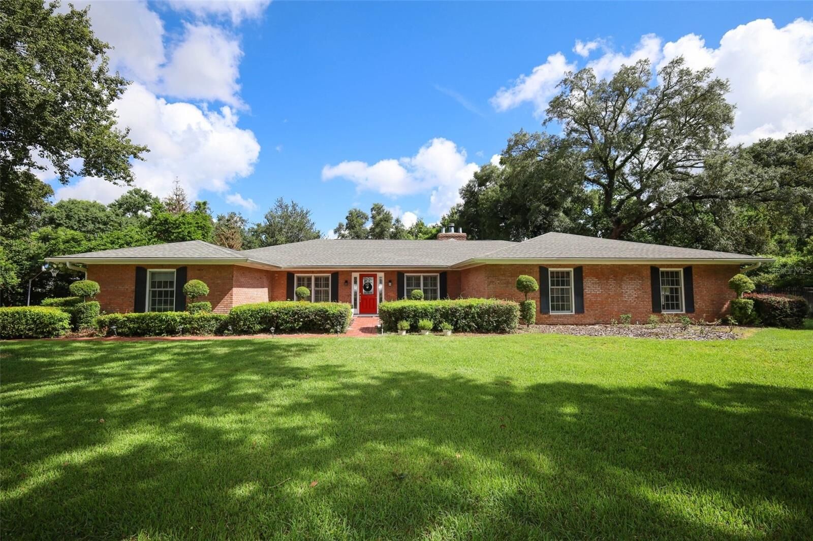 Property Photo:  1550 Warwick Place  FL 32750 