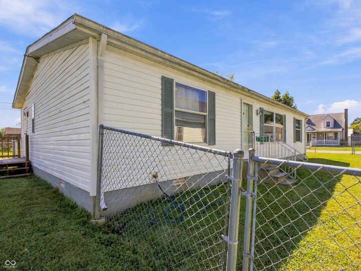 Property Photo:  1311 Union Street  IN 47201 