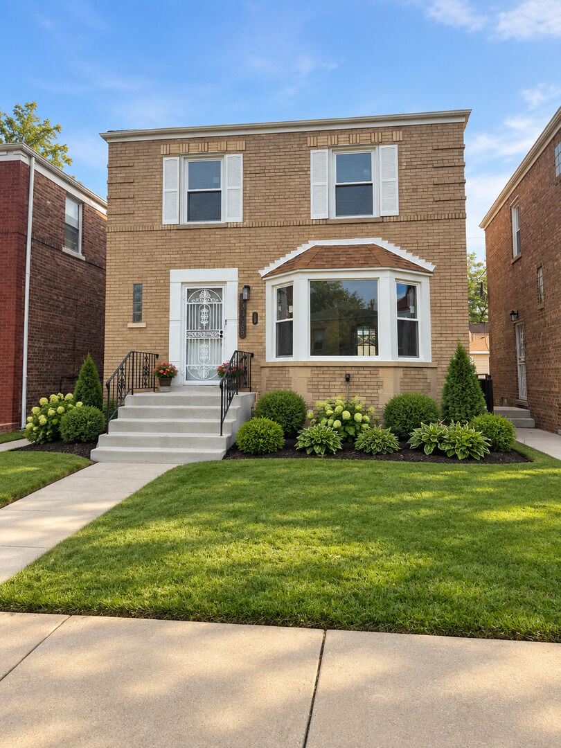 Property Photo:  10048 S Rhodes Avenue  IL 60628 
