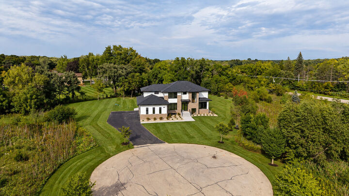 Property Photo:  23589 N Owl Court  IL 60010 
