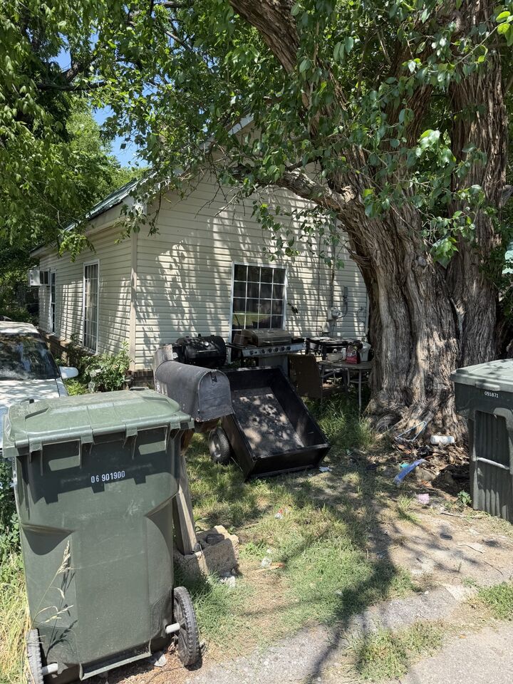 Property Photo: 304 20th Ave E TN 37172