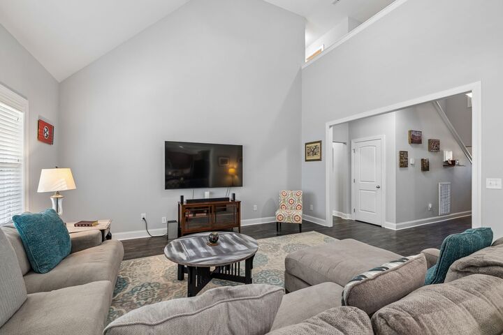 Property Photo: 418 Tessa Ct TN 37128