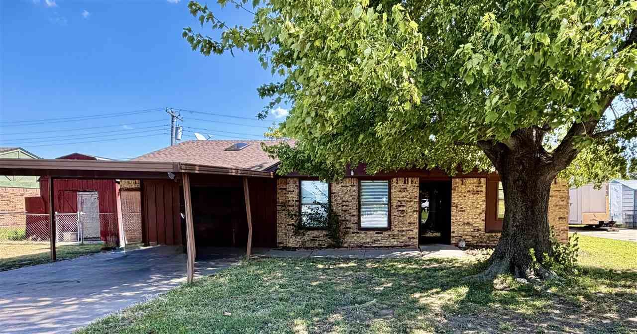 Property Photo: 706 S 18th Street OK 74631