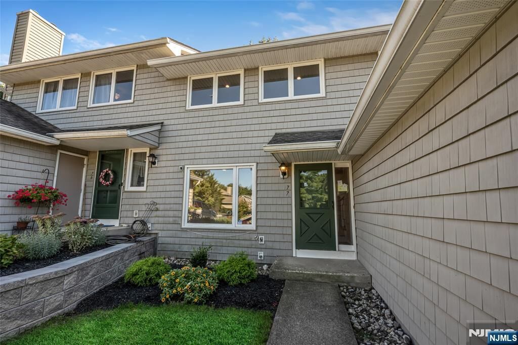 Property Photo:  77 Sunset Court  NJ 07430 