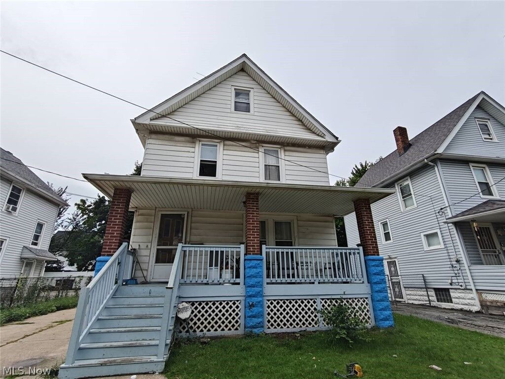 Property Photo:  910 Stevenson Road  OH 44110 