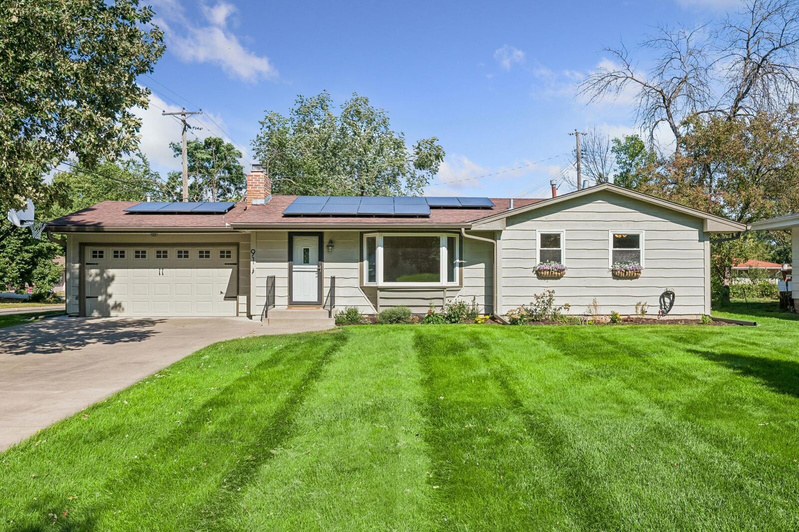 Property Photo: 91 65 1/2 Way NE MN 55432