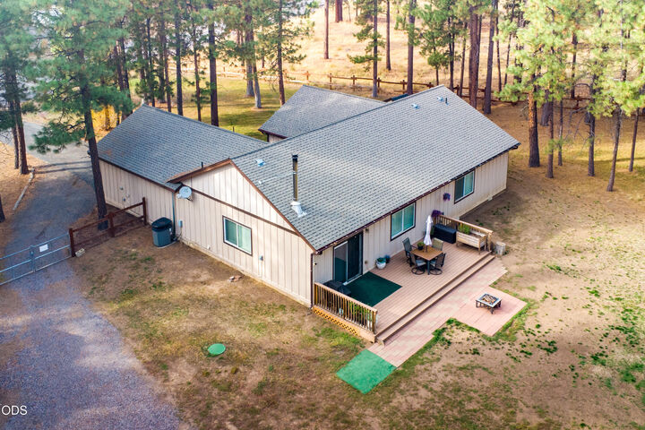 Property Photo: 34423 Castle Drive OR 97624