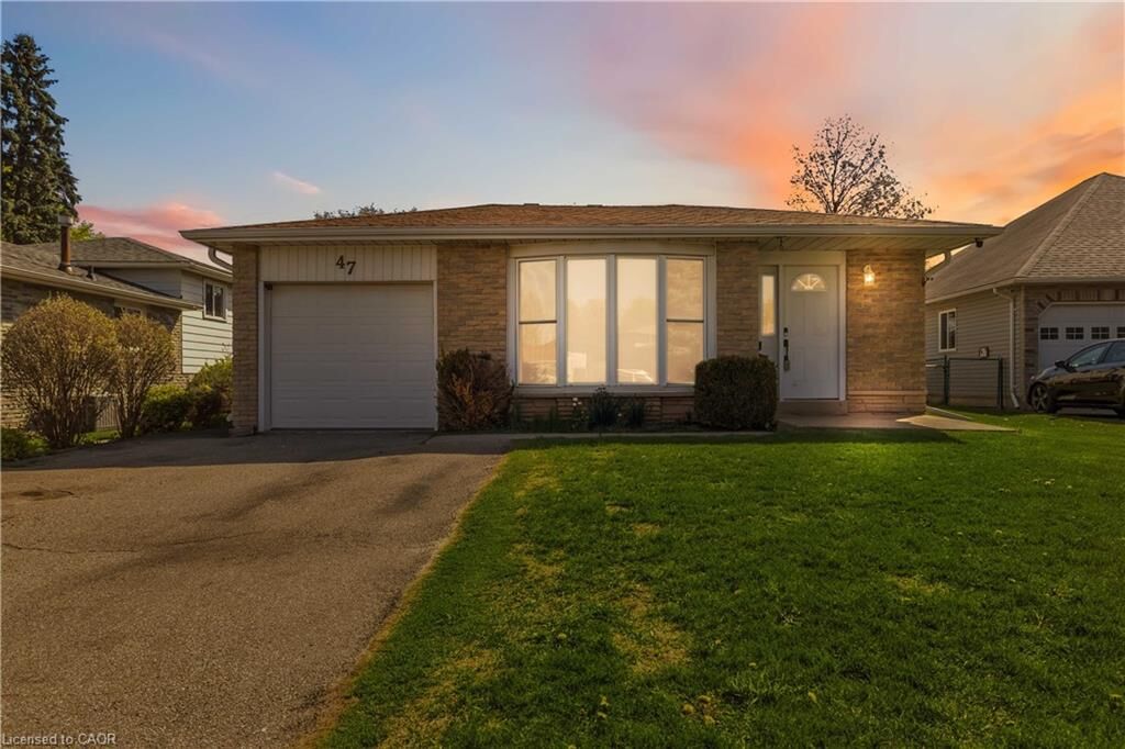 Property Photo:  47 Abeles Avenue  ON N3L 3N8 