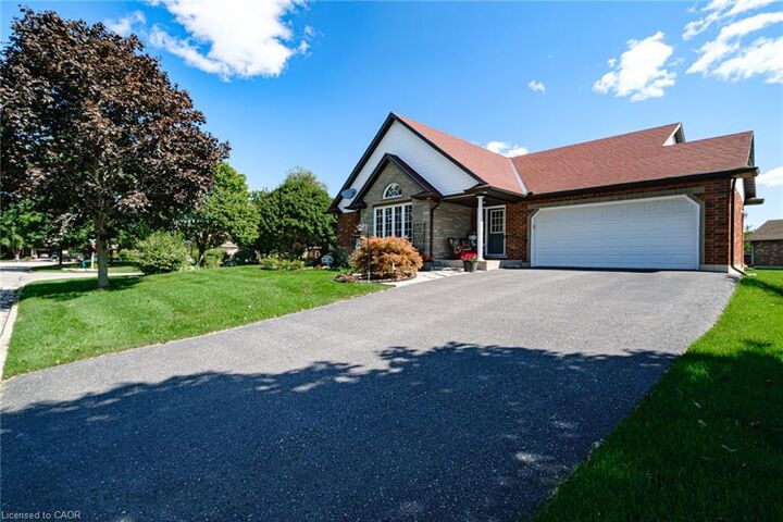 Property Photo: 13 Coastal Court ON N0A 1N7