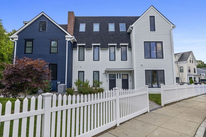Property Photo:  19 Ashland St 19  MA 02122 