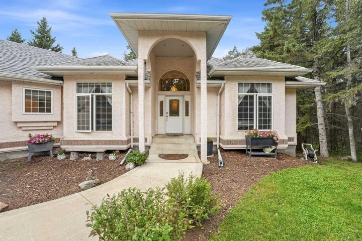 Property Photo:  39224 Range Road 274 101  AB T4N 5E1 