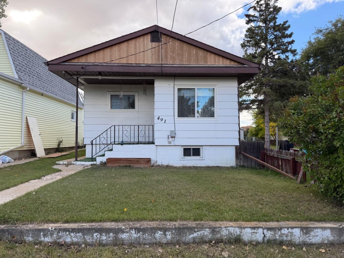 Property Photo:  491 2 Street  AB T0J 0Y3 
