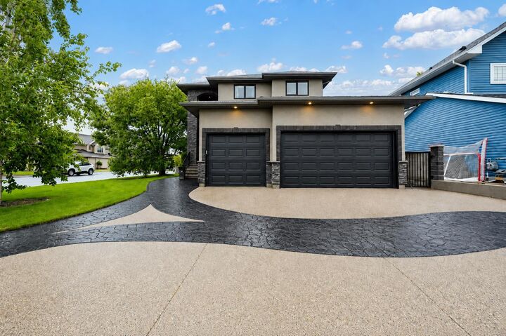 Property Photo:  47 Stratton Place SE  AB T1B 0G3 