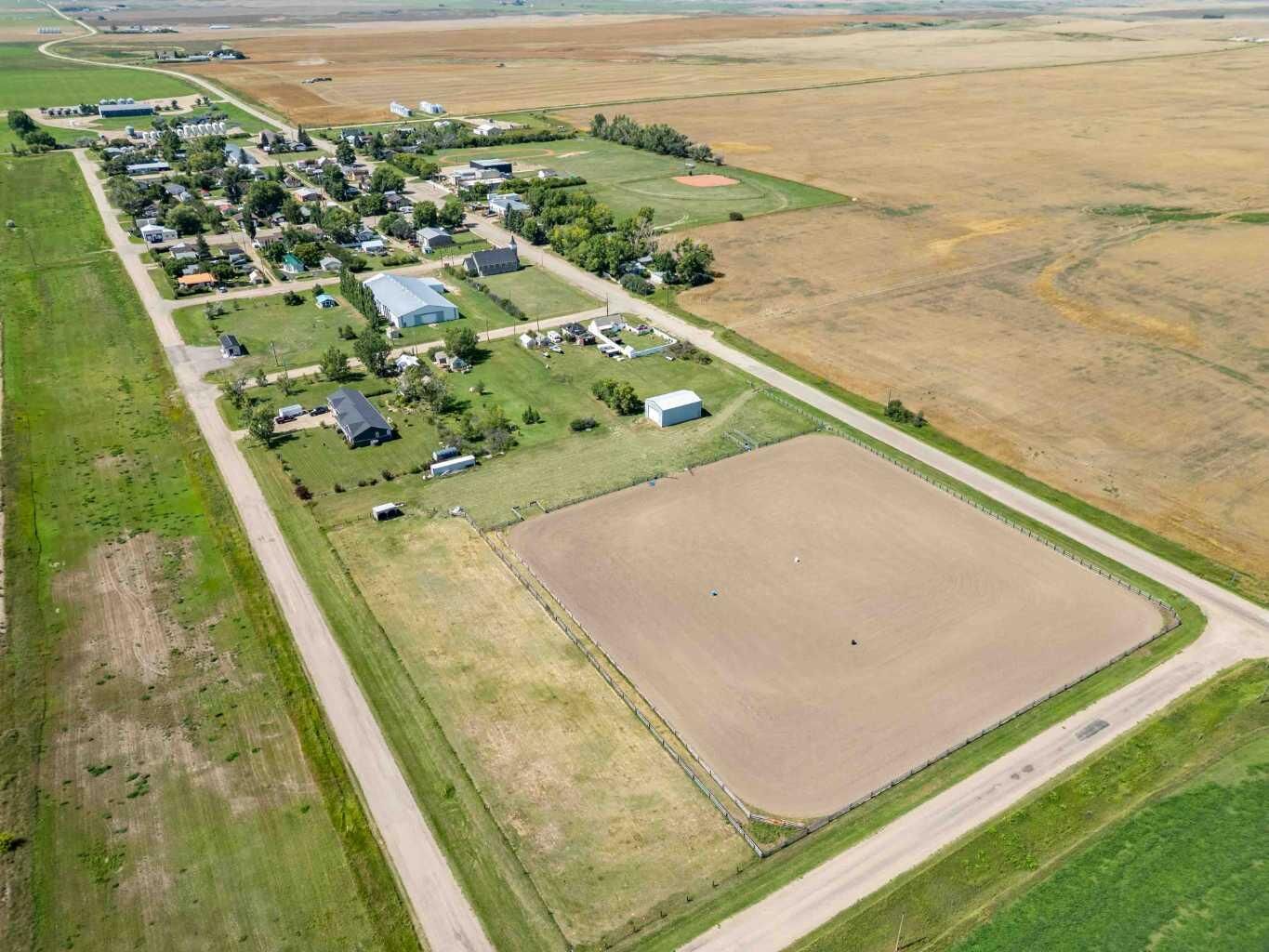 Property Photo:  17 2 Street  AB T0J 3B0 